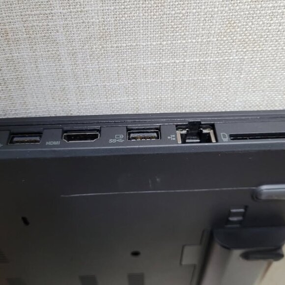 Lenovo T480 - 8th Generation 24gb ram 256gb storage - Picture 3 of 6